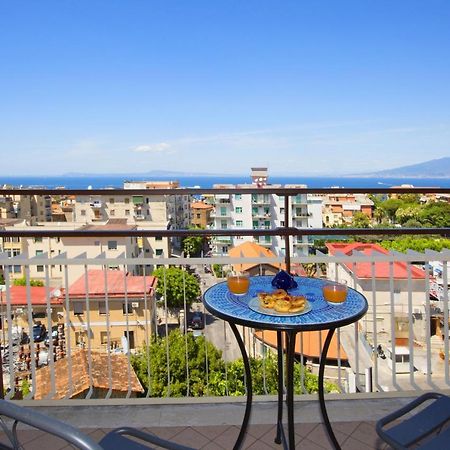 Amore Rentals - Appartamento Cielomare Sorrente Extérieur photo
