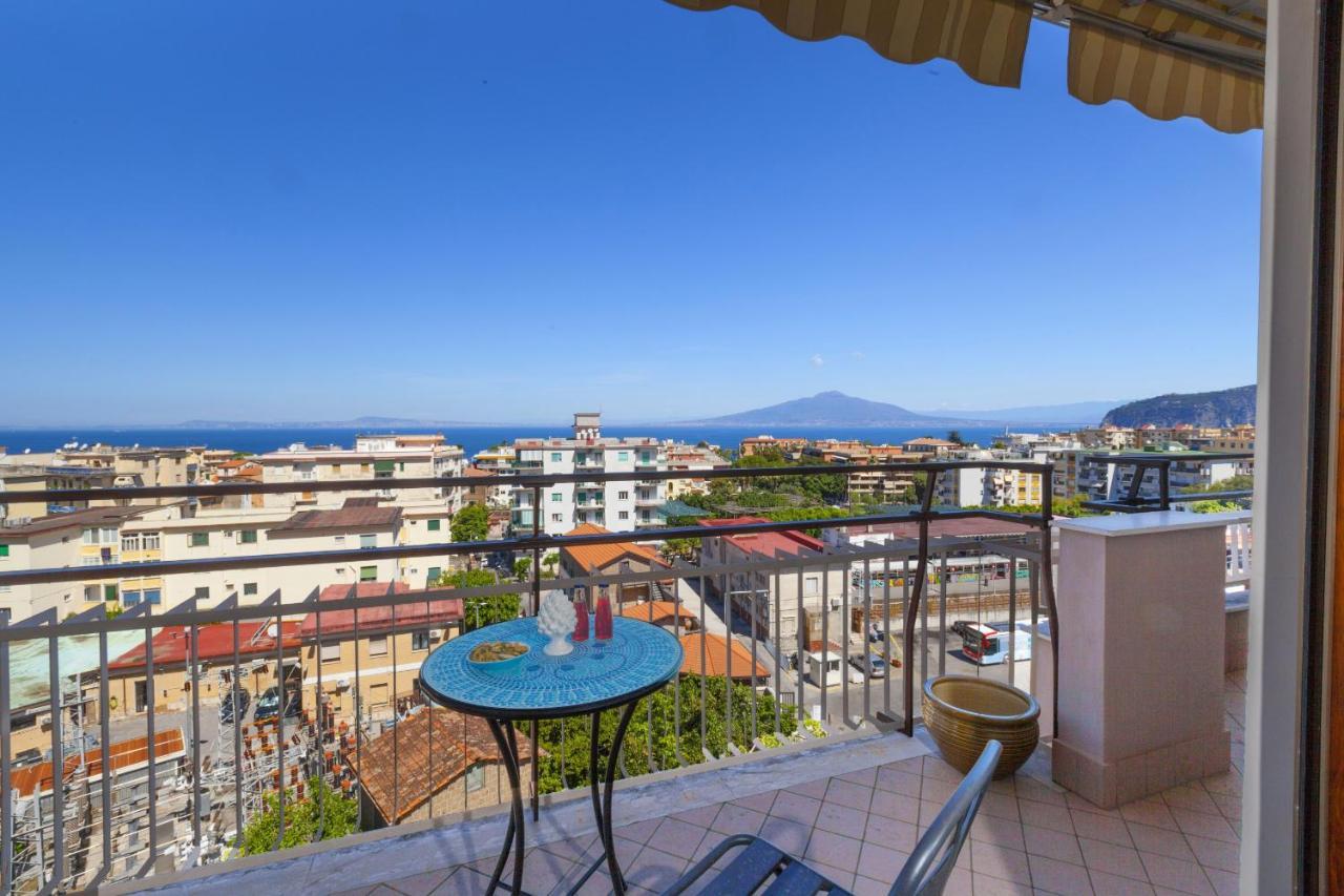 Amore Rentals - Appartamento Cielomare Sorrente Extérieur photo